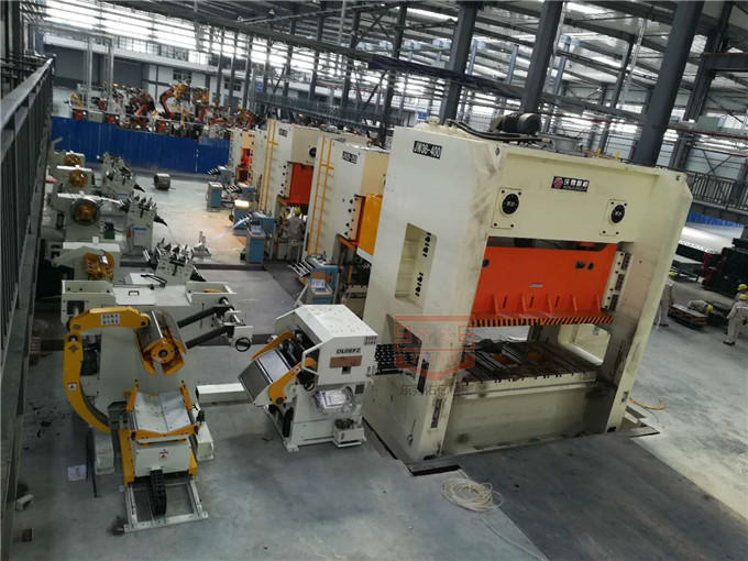 600厚板NC、二合一整平機(jī)配沖床生產(chǎn)線